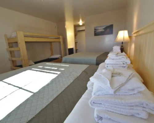 Lodge Room Retreat Accomodations 500X400 1
