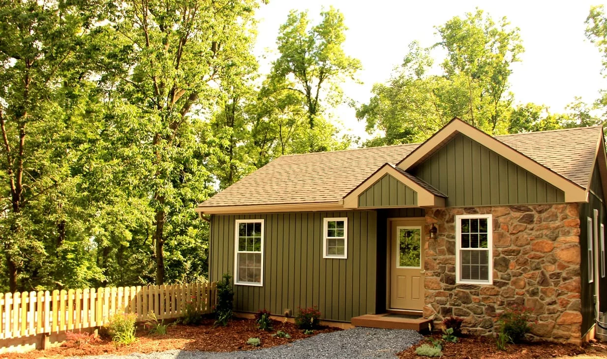 Cabins are here – picture timeline!